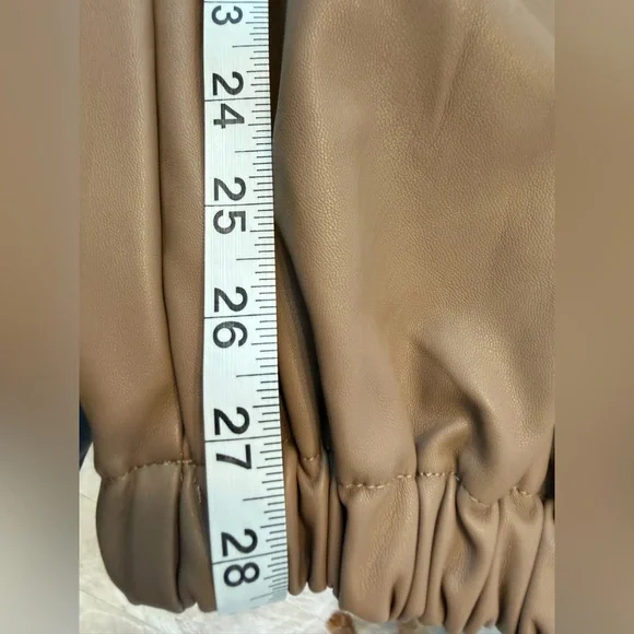 ASOS DESIGN faux leather sweatpants Size 12 Women’s - Picture 8 of 11